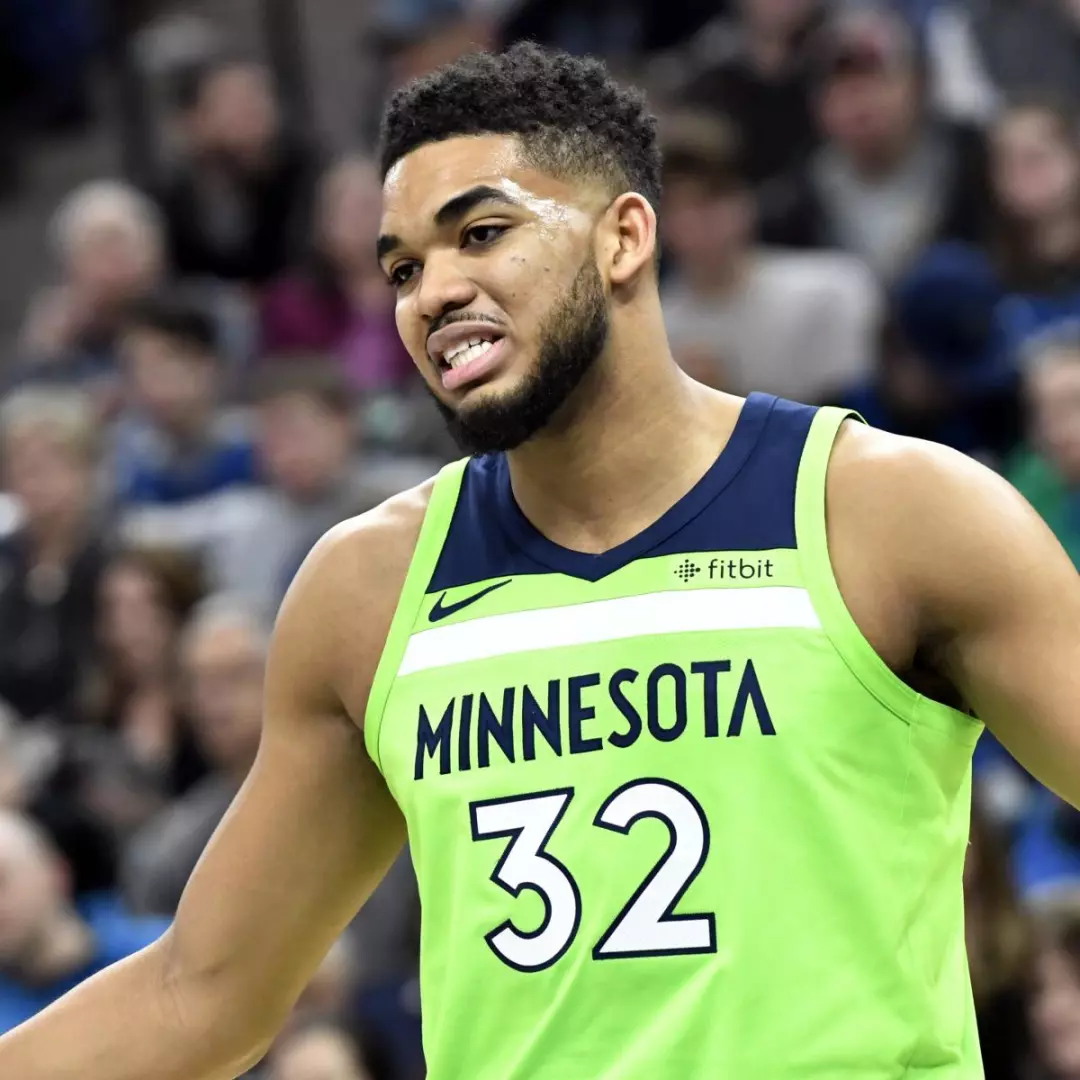 九游体育官网-孟菲斯灰熊训练开放日；窗口期调整名单引欢呼；社区盾在即；阵容厚度经受考验(孟菲斯灰熊vs金州勇士)