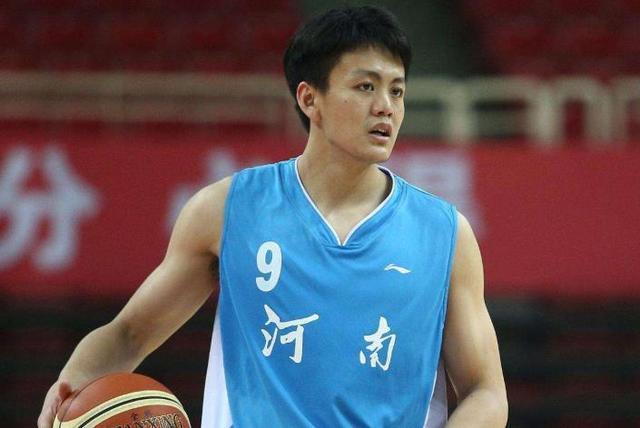 九游体育官网-包含阿贾克斯迎CBA常规赛关键赛，集结日战术微调，管理层满意，更衣室氛围转暖的词条